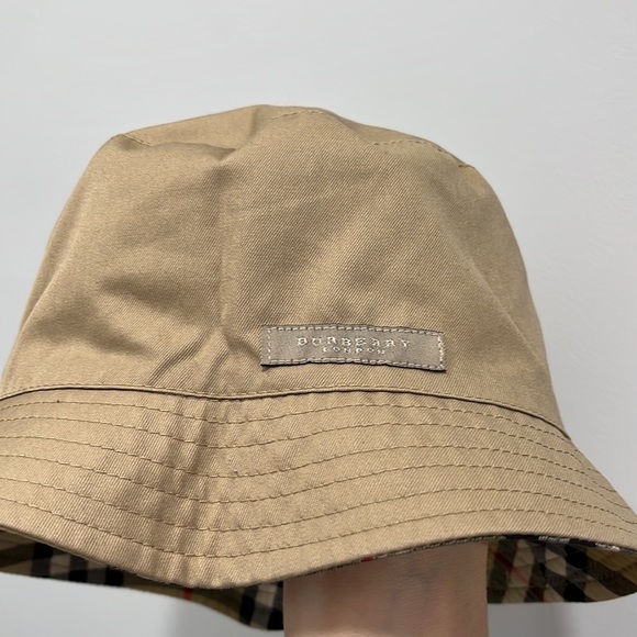 Burberry Bucket Hat - Picture 5 of 8